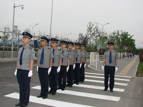 湖南亮盾保安服务有限公司,湖南保安人力护卫服务,湖南临时勤务保安服务,门卫守护哪里的专业
