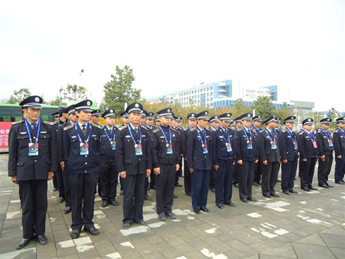 湖南亮盾保安服务有限公司,湖南保安人力护卫服务,湖南临时勤务保安服务,门卫守护哪里的专业